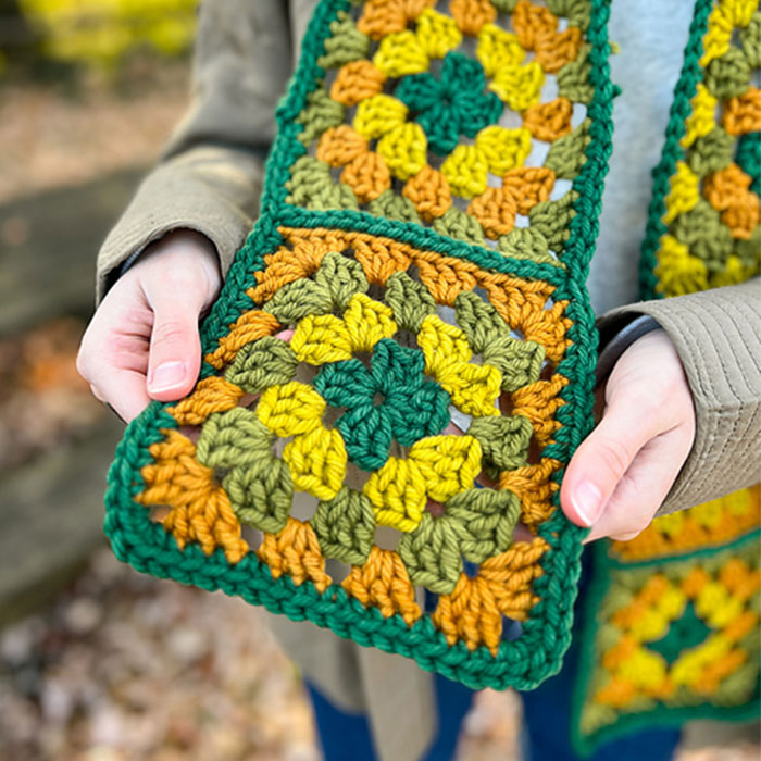 Manos Retro Cardo Scarf Crochet Kit