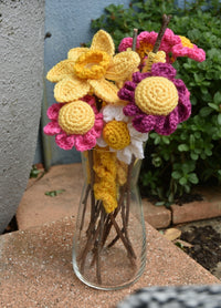 Alison Thompson Crochet a Bouquet Kit - Daffodil, Daisy & Wattle