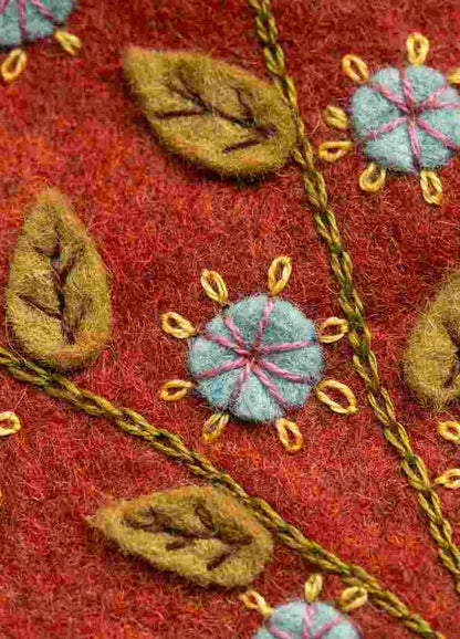 Corinne Lapierre Embroidered Scissors Pouch and Pin Cushion Felt Craft Mini Kit