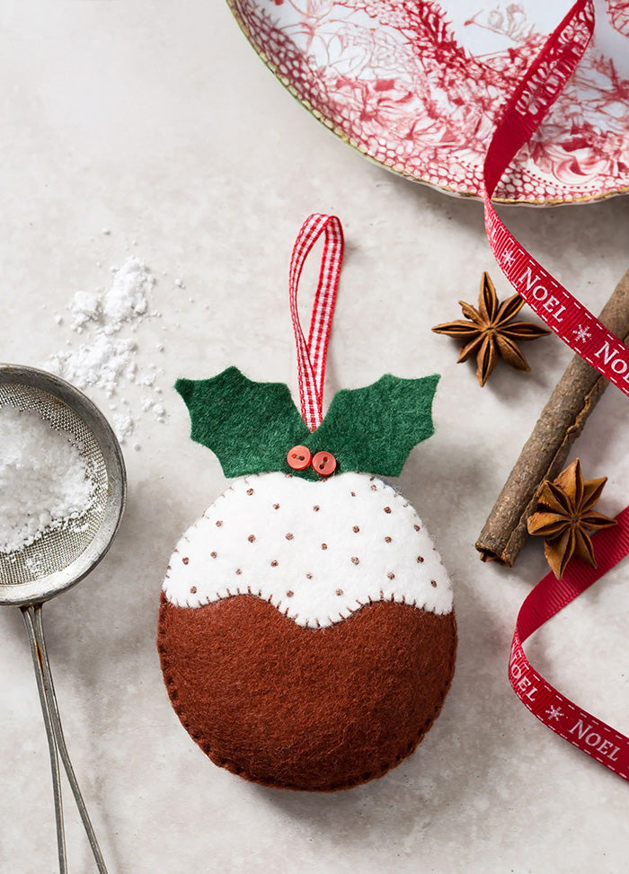 Corinne Lapierre Christmas Pudding Felt Craft Mini Kit