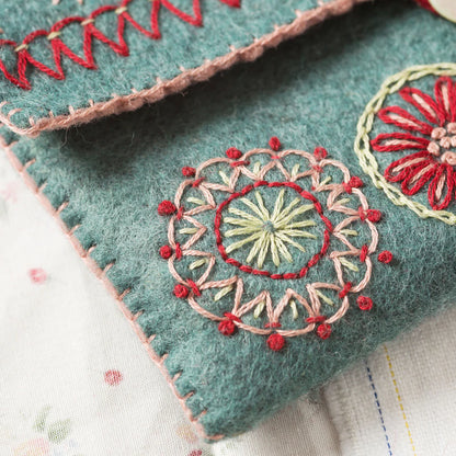 Corinne Lapierre Sewing Pouch Felt Craft Mini Kit