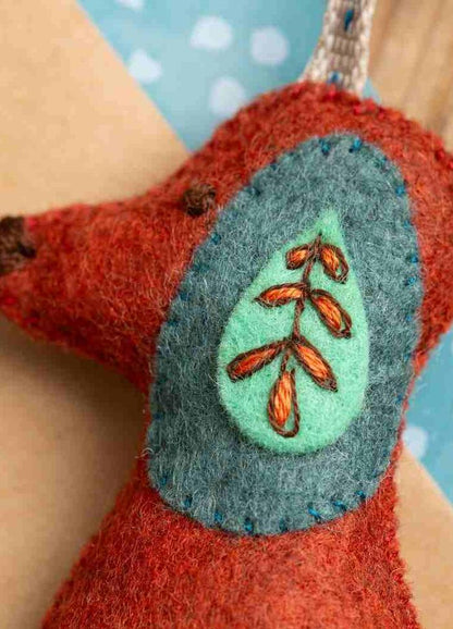 Corinne Lapierre Folk Dog Felt Craft Mini Kit
