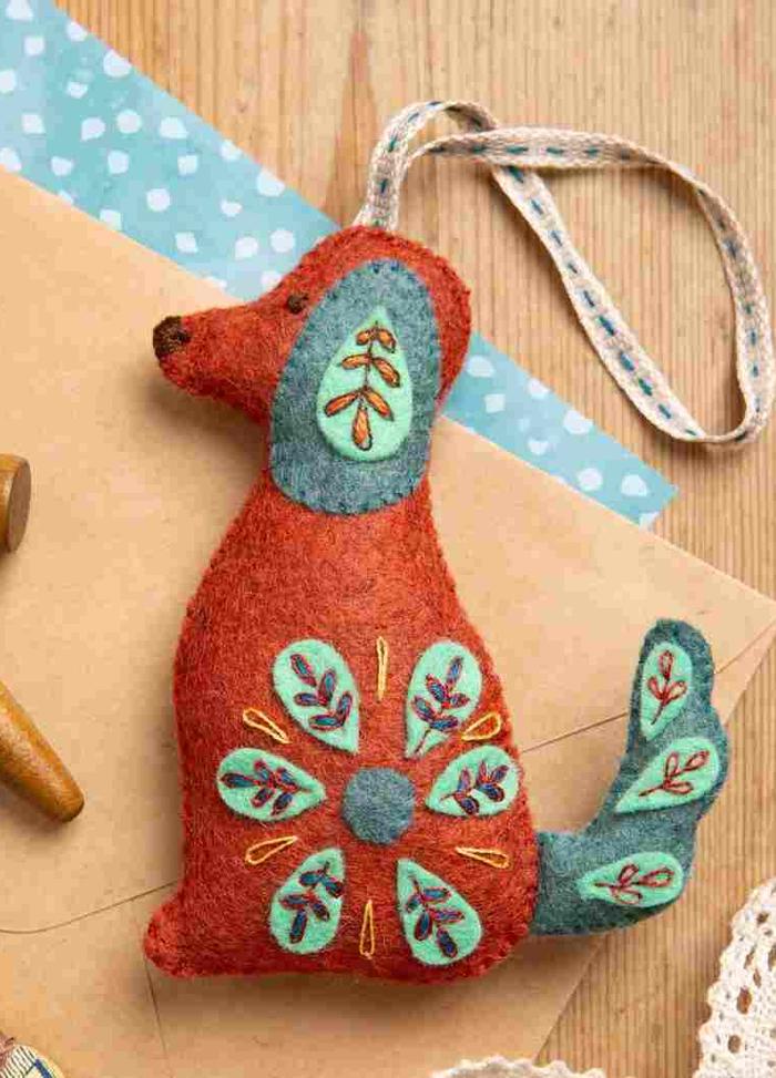 Corinne Lapierre Folk Dog Felt Craft Mini Kit