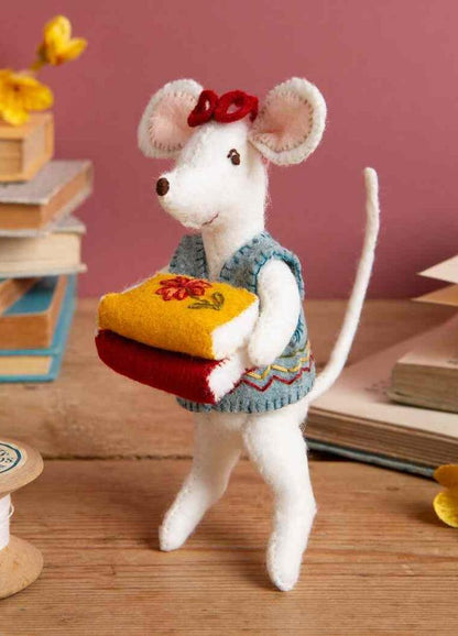Corinne Lapierre Little Mouse The Librarian Felt Craft Mini Kit