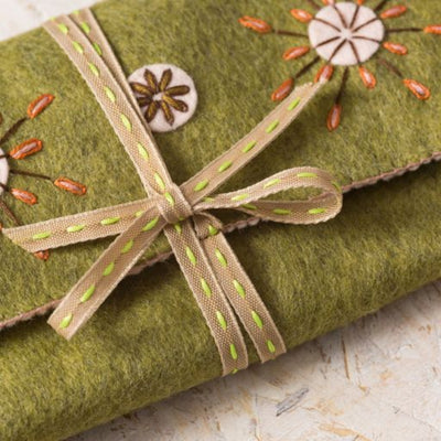 Corinne Lapierre Sewing Roll Felt Craft Kit