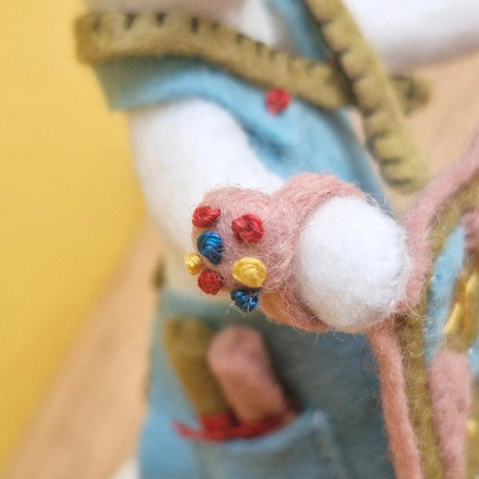 Corinne Lapierre Little Mouse Makes a Felt Quilt Felt Craft Mini Kit