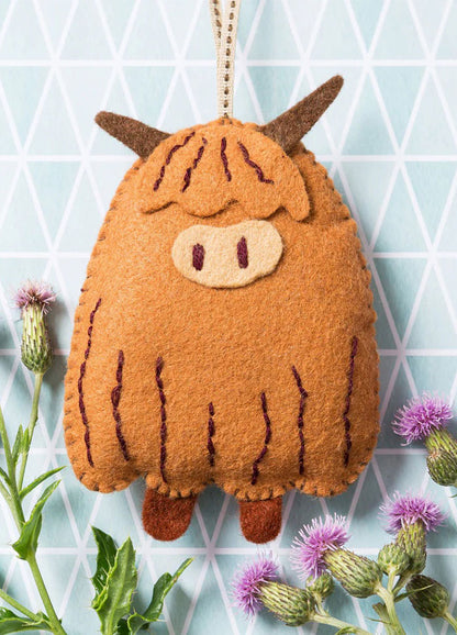 Corinne Lapierre Highland Cow Felt Craft Mini Kit