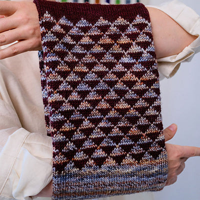 Manos Cygnus Cowl Digital Pattern