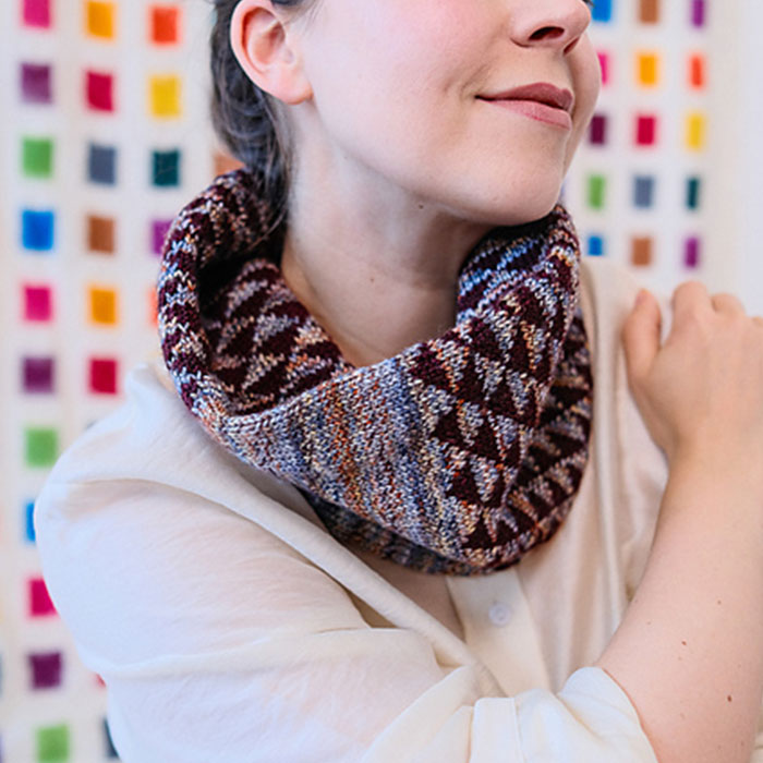 Manos Cygnus Cowl Digital Pattern
