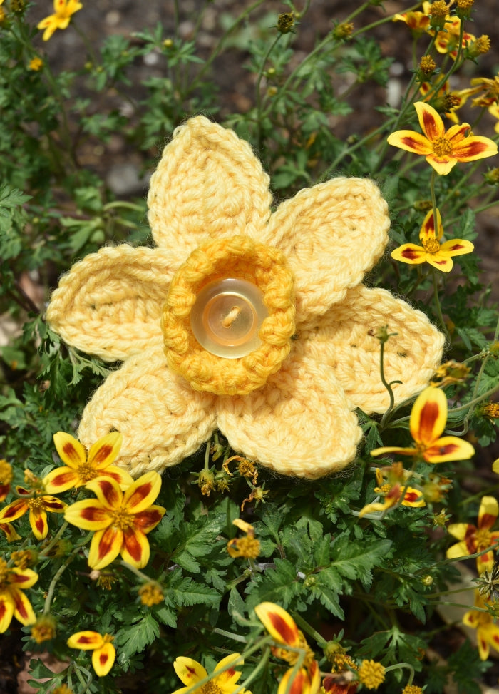 Alison Thompson Crochet Daffodil Digital Pattern