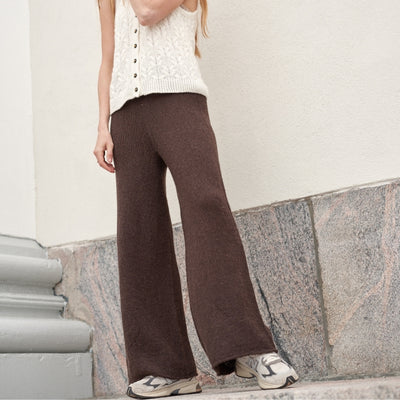 Laine Nordic Chic: Knitting a Modern Wardrobe