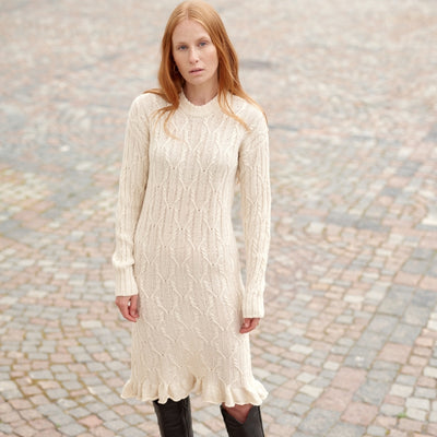 Laine Nordic Chic: Knitting a Modern Wardrobe