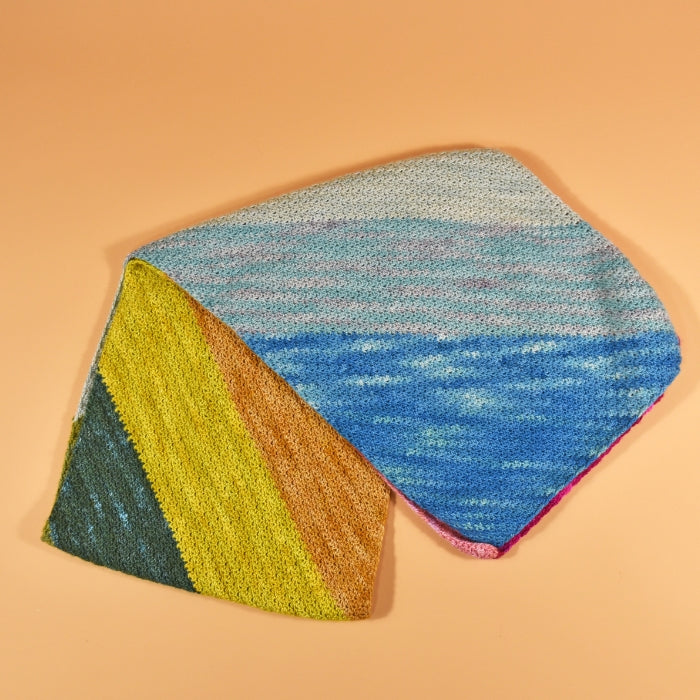 Manos Rainbow Showers Wrap Digital Pattern