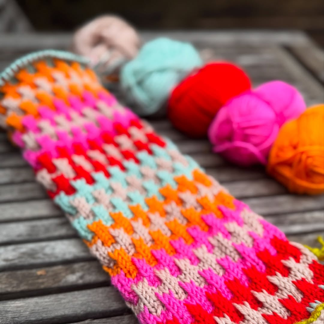 Jacqui Verbeek Sweet Tooth Colourwork Cowl Kit