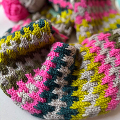 Sweet Tooth Colourwork Cowl by Jacqui Verbeek Knit Along SYDNEY