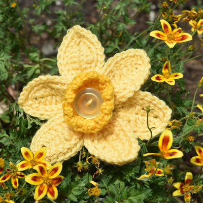 Alison Thompson Crochet a Bouquet Kit - Daffodil, Daisy & Wattle