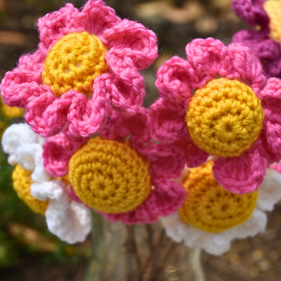 Alison Thompson Crochet a Bouquet Kit - Daffodil, Daisy & Wattle