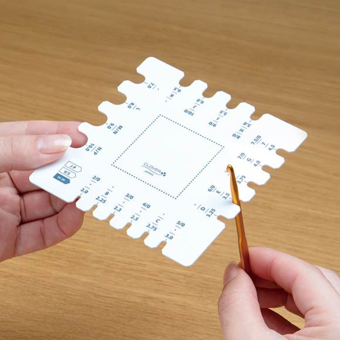 Clover Swatch Ruler Needle Gauge